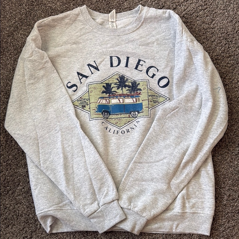 Gildan Gray Crewneck Sweatshirt San Diego Graphic